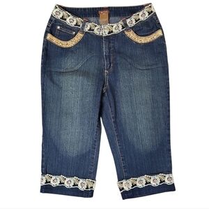 Vintage Chagall Women's Long Shorts Size 7 Denim Blue Medium Wash Embroidered